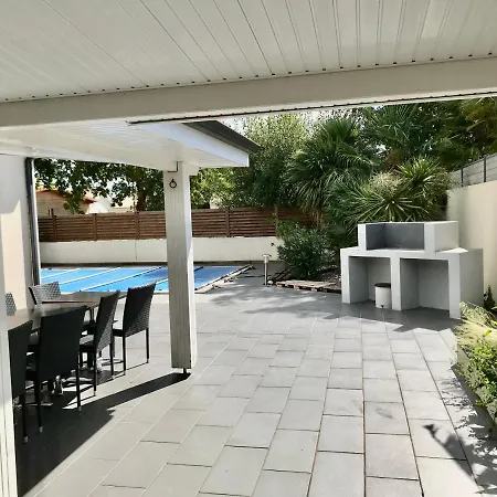 Maison Piscine Medoc 45 Min De Bordeaux Et 30 Du Bassin Arcachon
