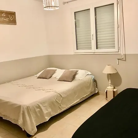 Rum i privatbostad Maison Piscine Medoc 45 Min De Bordeaux Et 30 Du Bassin Arcachon